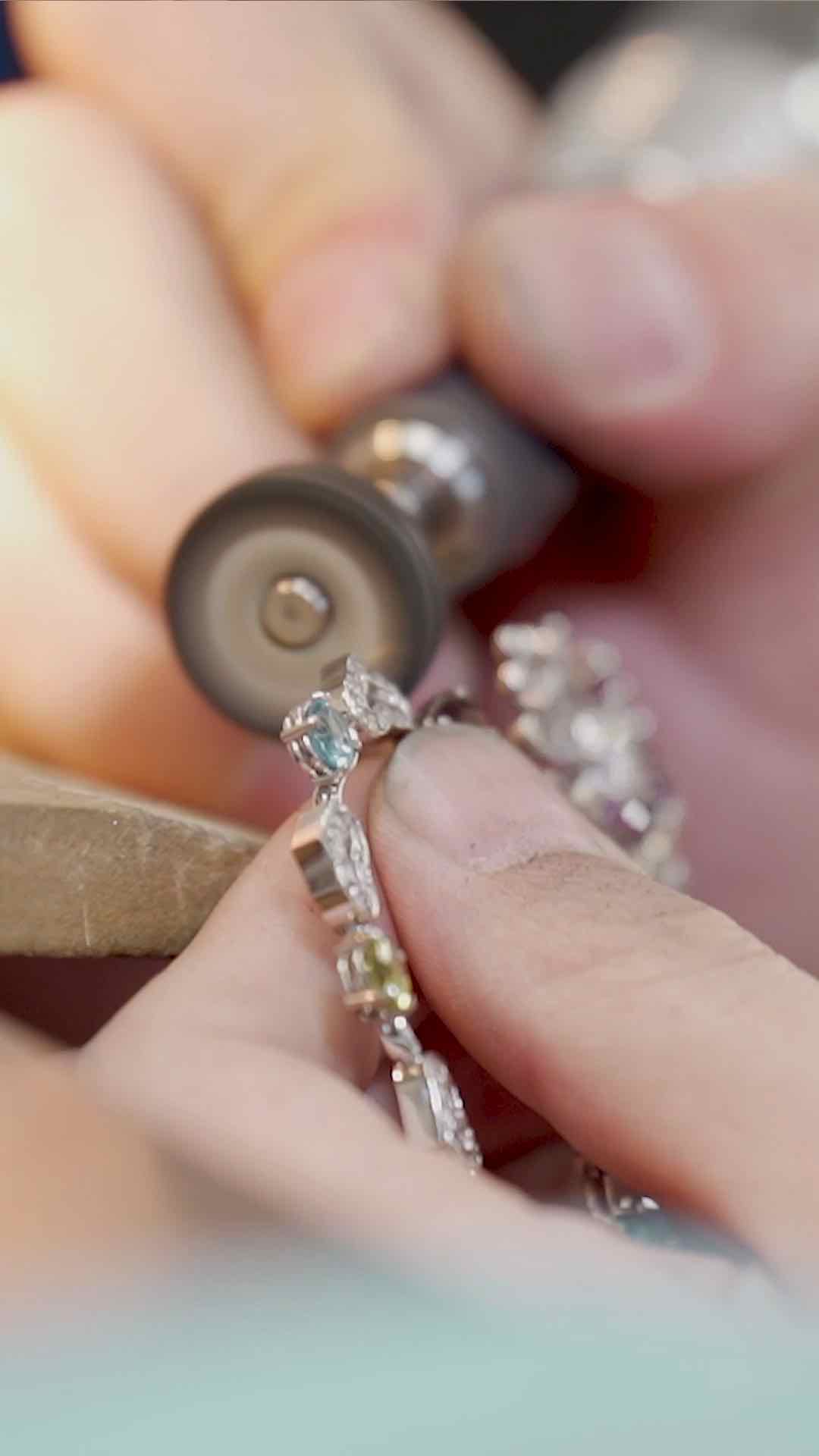 専門学校 ヒコ・みづのジュエリーカレッジ | 学校案内、資料請求